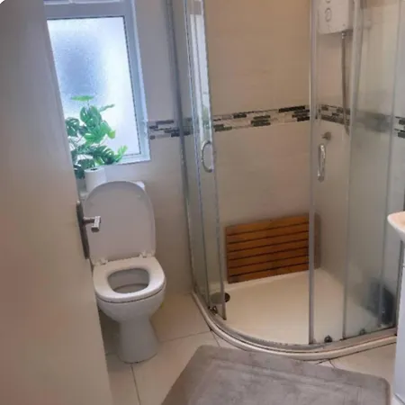 Stylish House In Dublin בית נופש *
